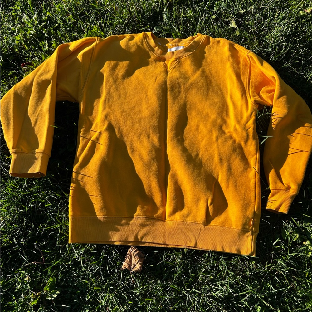 Aritzia TNA Cozy Fleece Sweatfleece Crewneck Size Large Mustard Yellow